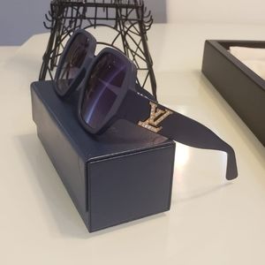 L .Vuitton Sunglasses 💋🏖 Woman